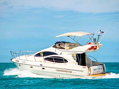 Моторная яхта AZIMUT 42 аренда в Сочи