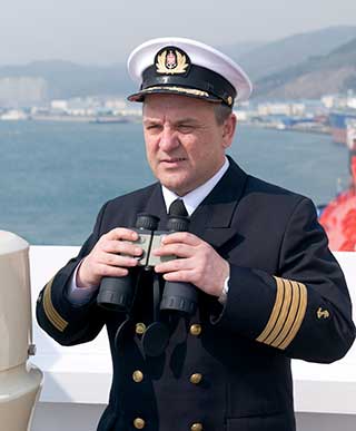 М. Астафьев опытный капитан яхты в Сочи