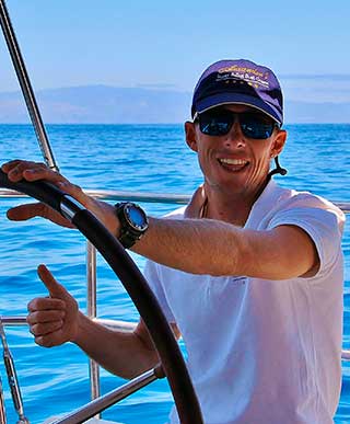 Н. Тимофеев опытный капитан яхты в Сочи более 12 лет